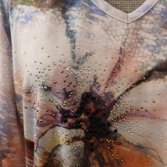 👕ARTW Embellished Tunic👕 - Picture 16 of 16